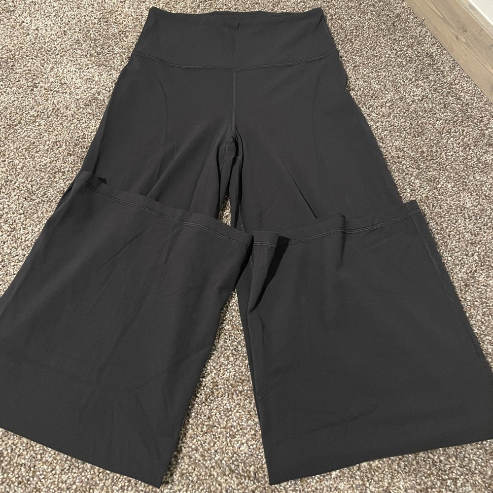 ATHLETA Elation Wide Leg Pants. SIZE SMALL